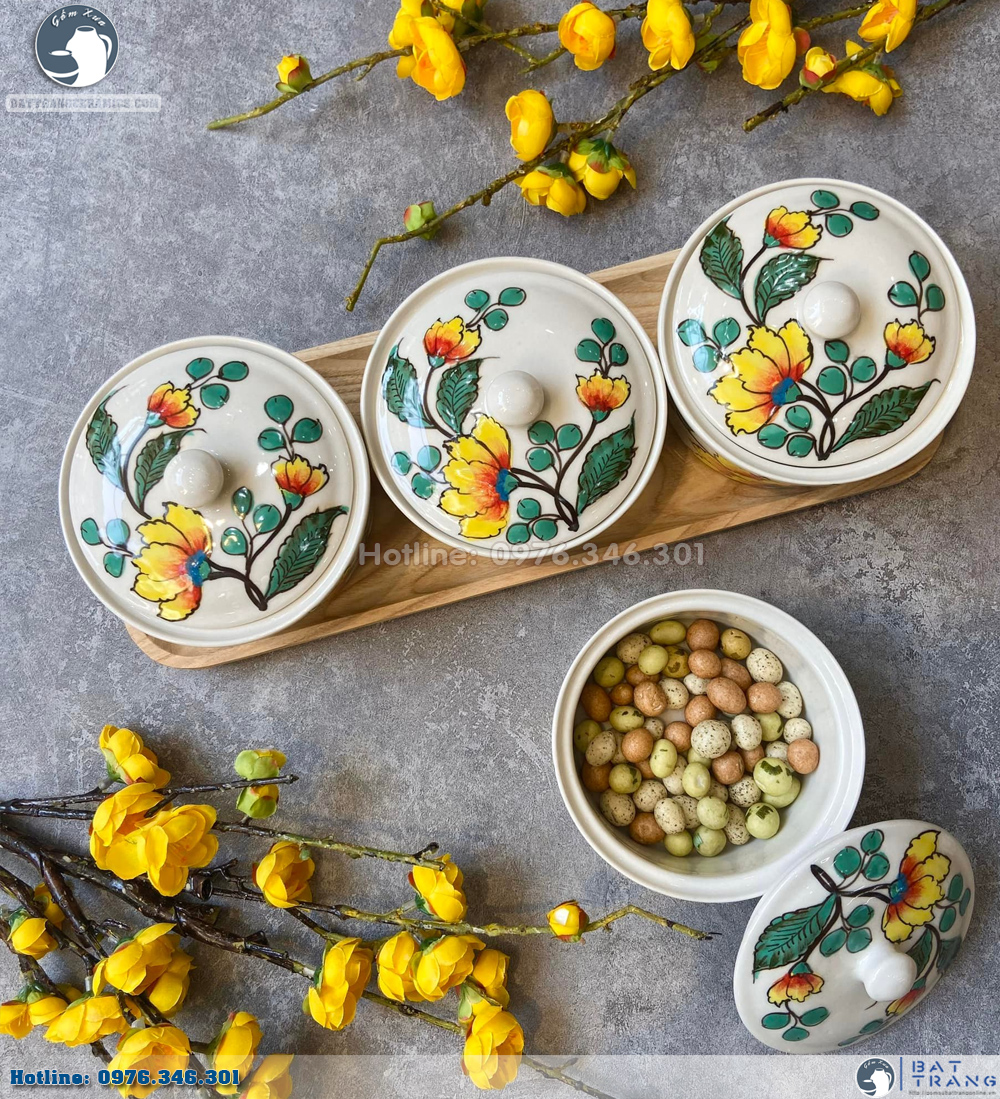 Khay mứt tết hoa cúc vàng độc đáo khay gỗ cao cấp Tết 2025