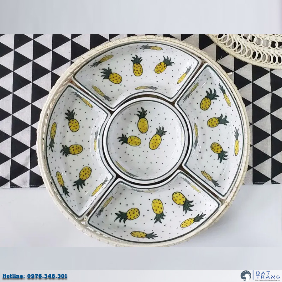 Khay mứt gốm sứ Bát Tràng cao cấp khay mây vẽ dứa trắng đẹp sang trọng Khay mứt gốm sứ Bát Tràng cao cấp khay mây vẽ dứa trắng đẹp sang trọng