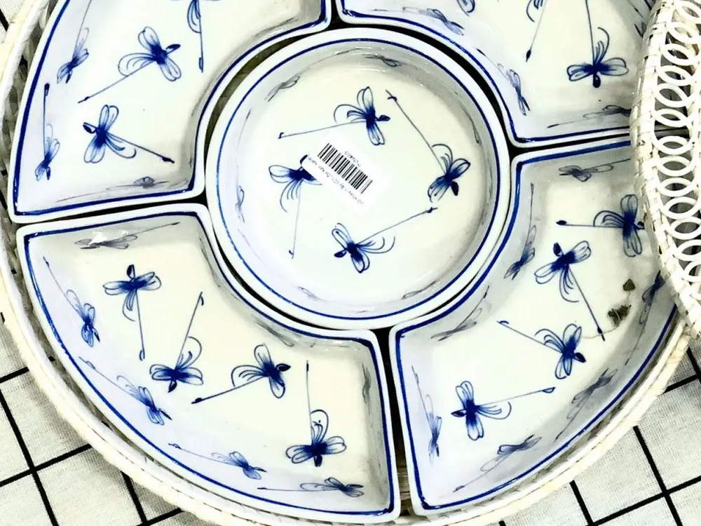 Khay mứt gốm sứ cao cấp Bát Tràng khay mây vẽ chuồn xanh sang trọng mua ngay Khay mứt gốm sứ cao cấp Bát Tràng khay mây vẽ chuồn xanh sang trọng mua ngay