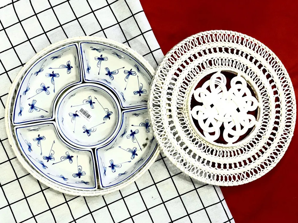 Khay mứt gốm sứ cao cấp Bát Tràng khay mây vẽ chuồn xanh sang trọng mua ngay Khay mứt gốm sứ cao cấp Bát Tràng khay mây vẽ chuồn xanh sang trọng mua ngay