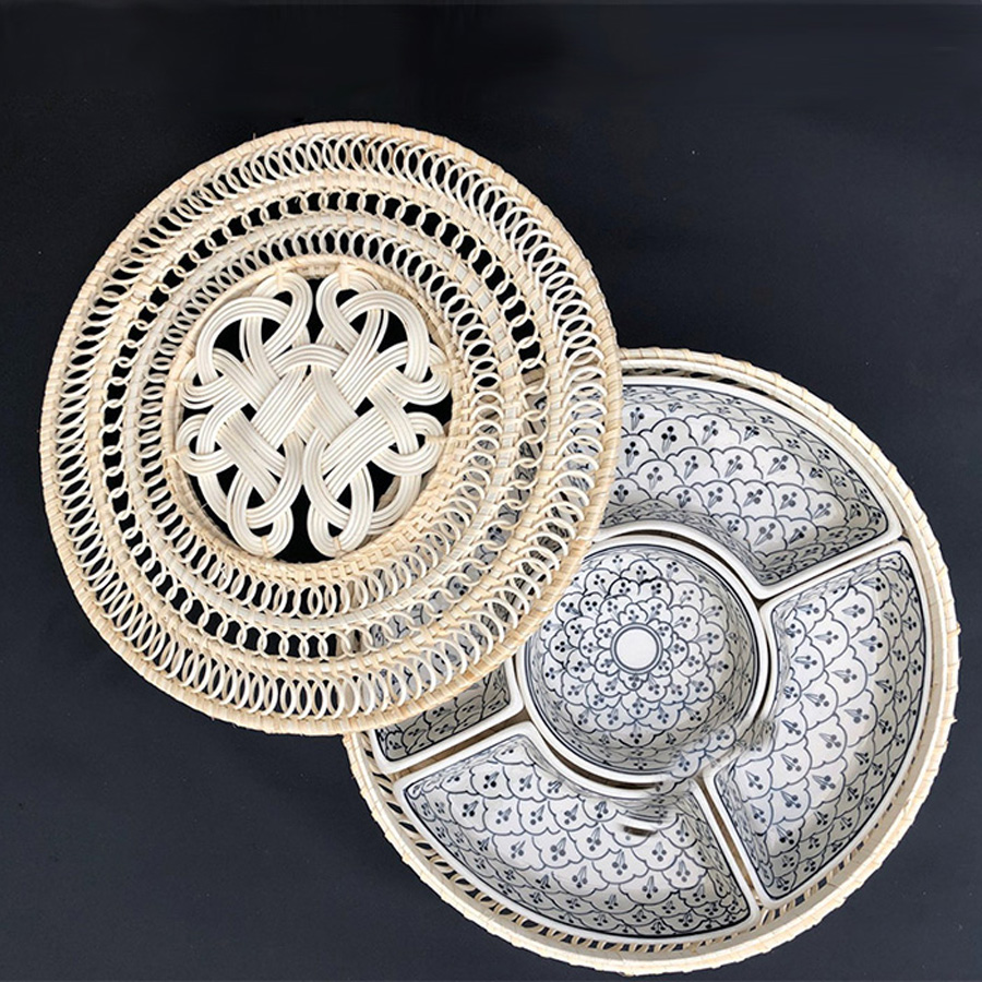 Khay mứt gốm sứ Bát Tràng vẽ bèo tràm cổ độc đáo sang trọng Khay mứt gốm sứ Bát Tràng vẽ bèo tràm cổ độc đáo sang trọng