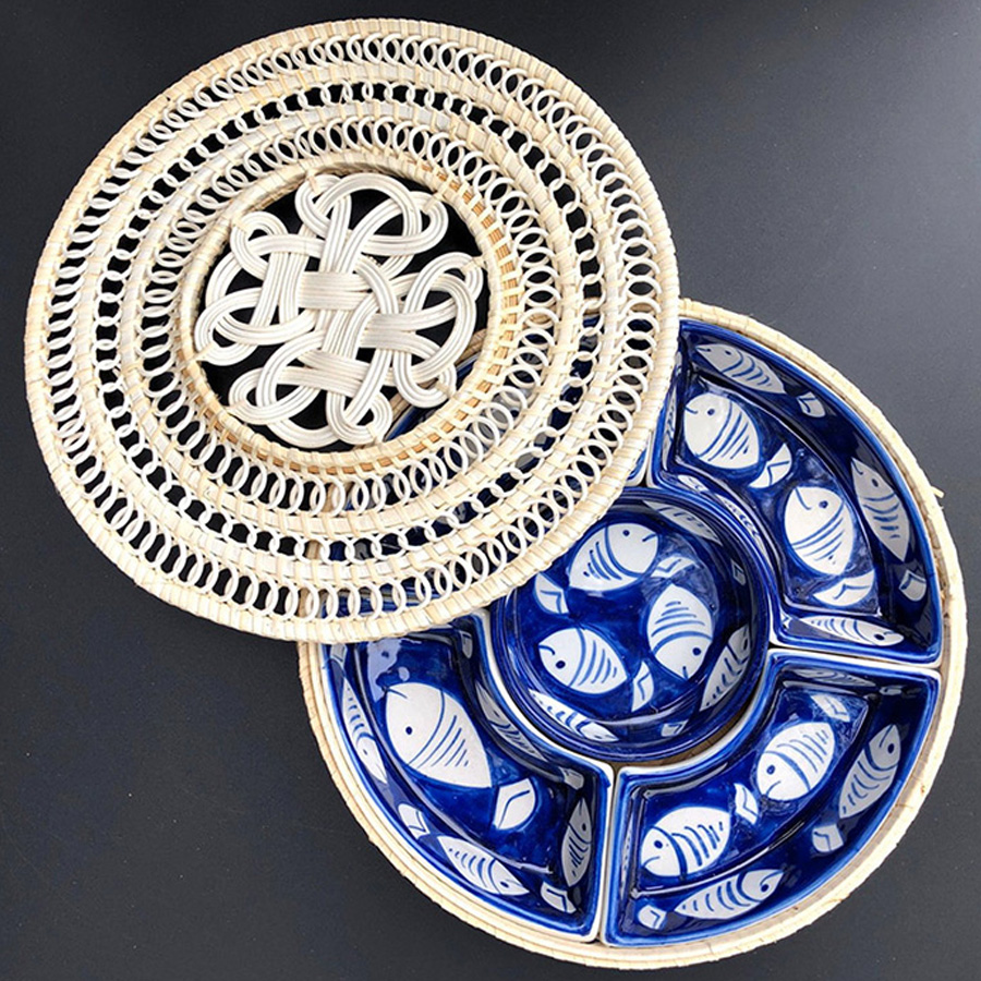 Khay mứt Tết gốm sứ men lam cao cấp đế mây sang trọng Bát Tràng 