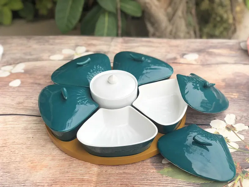 Khay đựng mứt Tết gốm sứ Bát Tràng xanh cổ vịt sang trọng Khay đựng mứt Tết gốm sứ Bát Tràng xanh cổ vịt sang trọng