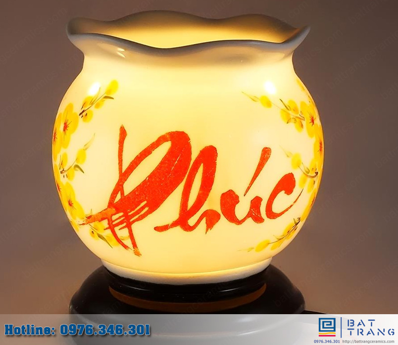 Đèn Xông Tinh Dầu Sóng Hoa Mai Chữ Phúc Gốm Sứ Bát Tràng