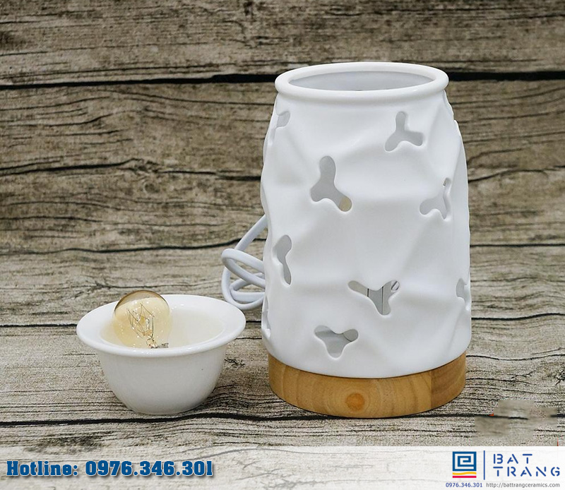 Đèn Xông Tinh Dầu Hình Trụ Đế Gỗ Cắt Gốm Sứ Bát Tràng Chính Hãng