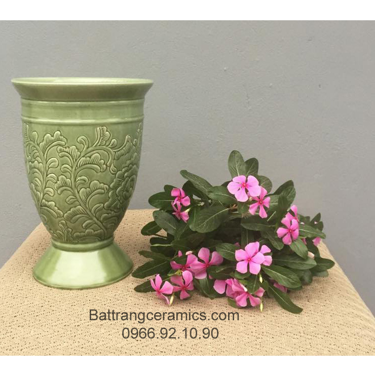 Lọ hoa dáng cốc khắc tay Bát Tràng cao cấp đẹp 30cm quà tặng