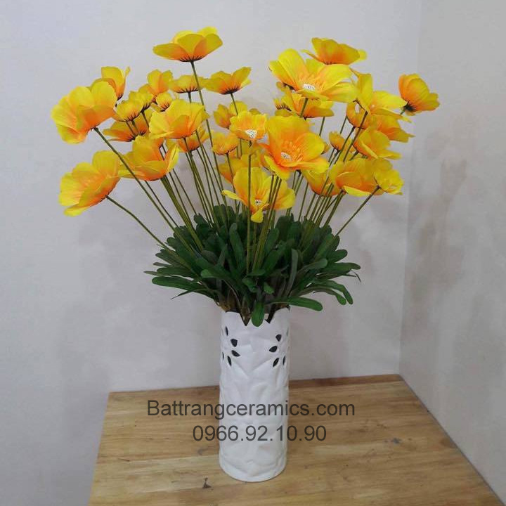 Lọ hoa sứ Bát Tràng trắng đẹp 30cm quà Tết sang trọng