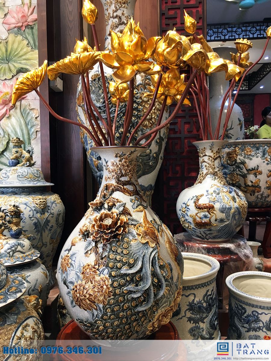 Lọ tỳ bà men rạn đắp nổi Gốm Sứ Bát Tràng sang trọng độc đáo
