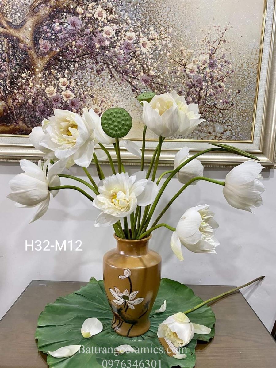 Lọ hoa vai vuông men mộc vẽ sen H32cm Bát Tràng sang trọng