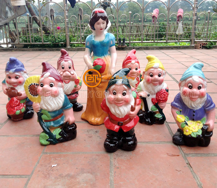 Bộ tượng gốm sứ Bạch Tuyết & 7 chú lùn-Bát Tràng Đặc sắc