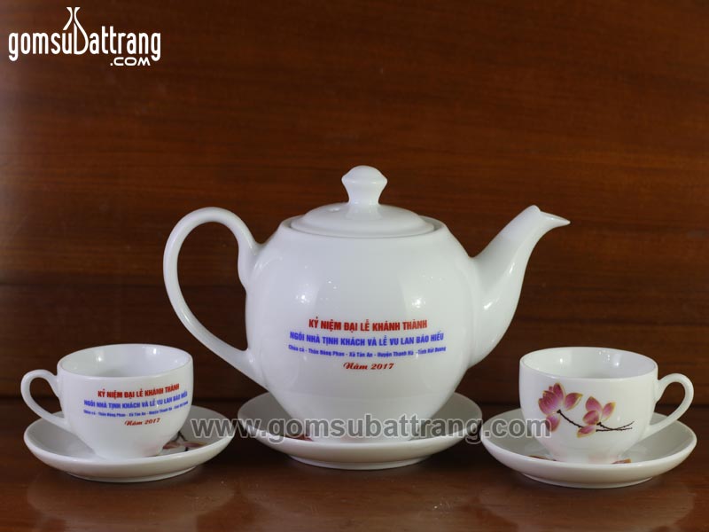 Bộ ấm chén sứ Bát Tràng men trắng in logo quà tặng giá tốt