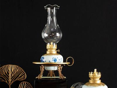 Đèn thờ sứ men rạn cao cấp Chân đĩa sang trọng Giá tốt 
