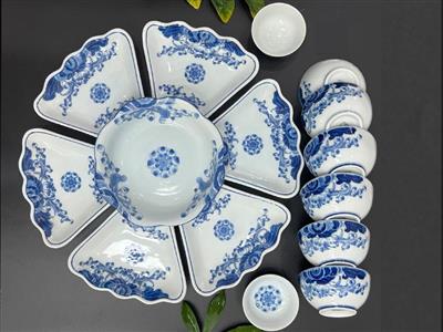 Bộ mặt trời Bát Tràng sứ vẽ sen xanh bộ đồ ăn cao cấp 