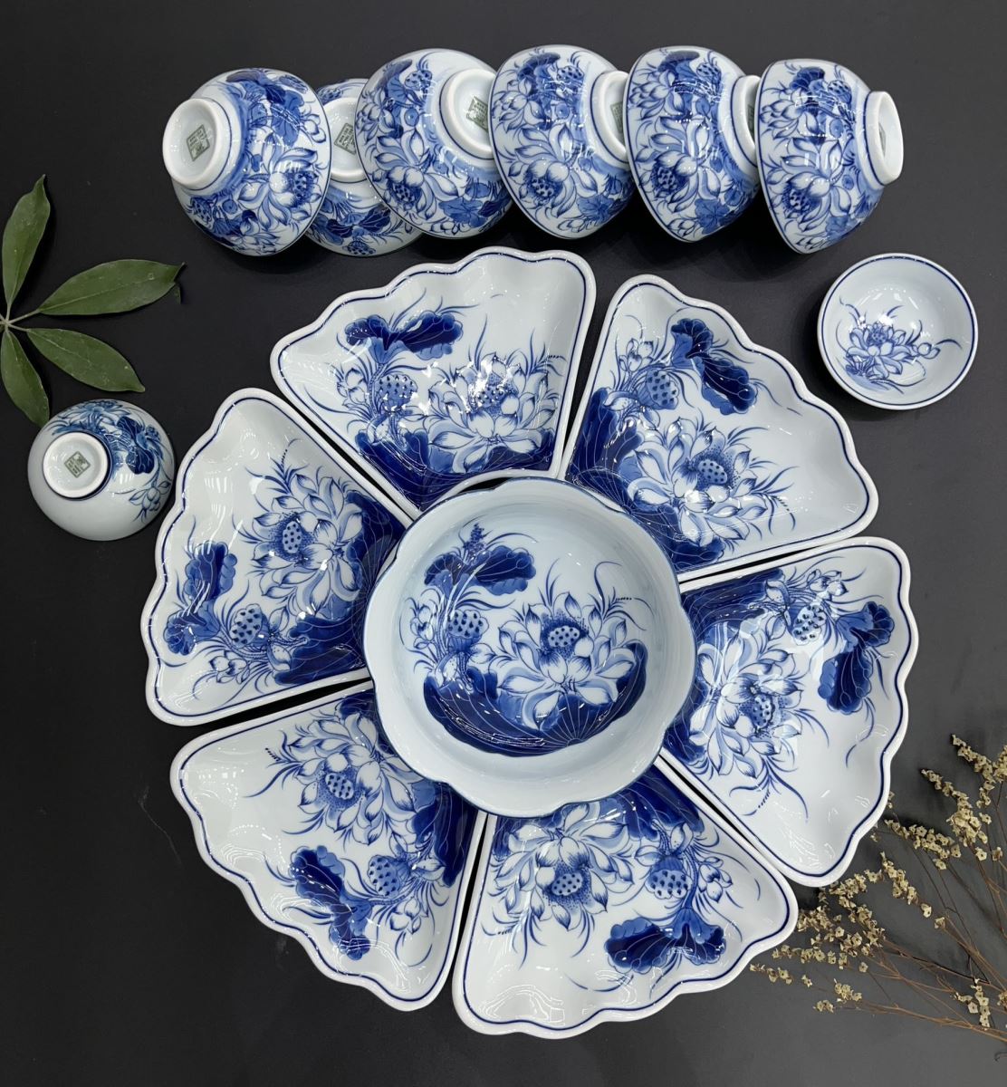 Bộ mặt trời Bát Tràng sứ vẽ sen xanh bộ đồ ăn cao cấp