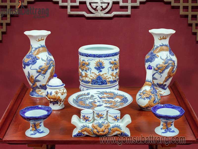 Bộ đồ thờ men ngọc đắp nổi cao cấp cho ban thờ chung cư treo tường