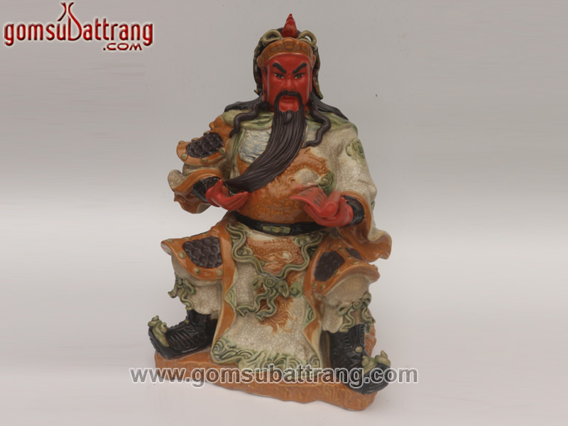 Tượng Quan Vân Trường ngồi nghiên cứu binh pháp men rạn cổ bát tràng