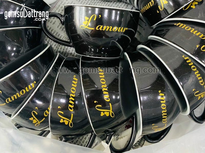 Cốc cafe men đen Bát Tràng sang trọng lưng trắng thấp giá tốt