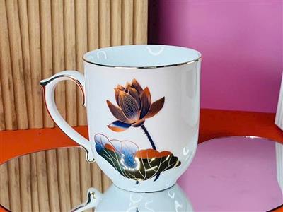 Cốc sứ không nắp vẽ sen vàng kim Bát Tràng cao cấp sang trọng quà tặng 