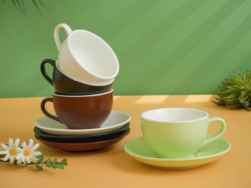 Cốc sứ pha cà phê Bát Tràng đẹp nhiều màu sắc sang trọng
