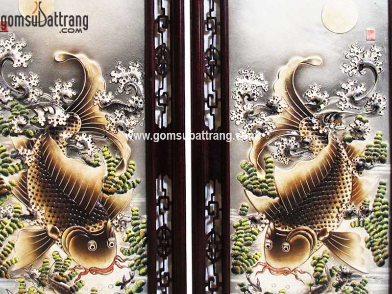 Tranh lý ngư vọng nguyệt đắp nổi thủ công màu sắc sống động trang trí phòng