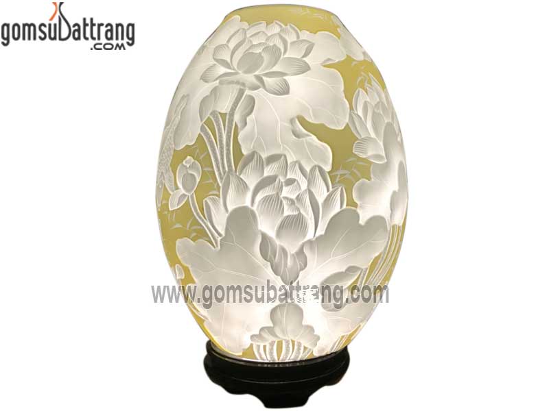 Đèn xông tinh dầu mini khắc sen chép vàng tiện lợi độc đáo