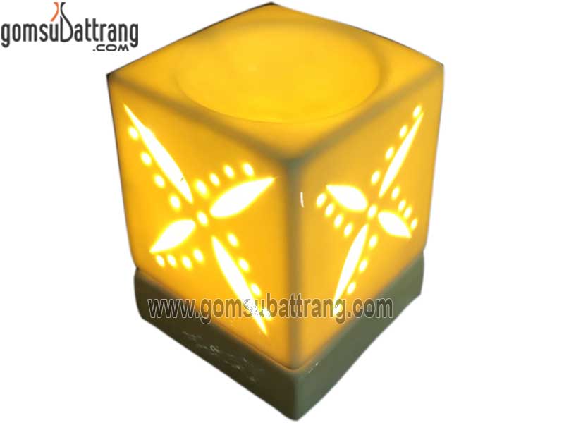 Đèn xông tinh dầu vuông khắc hoa sang trọng, quà tặng độc đáo