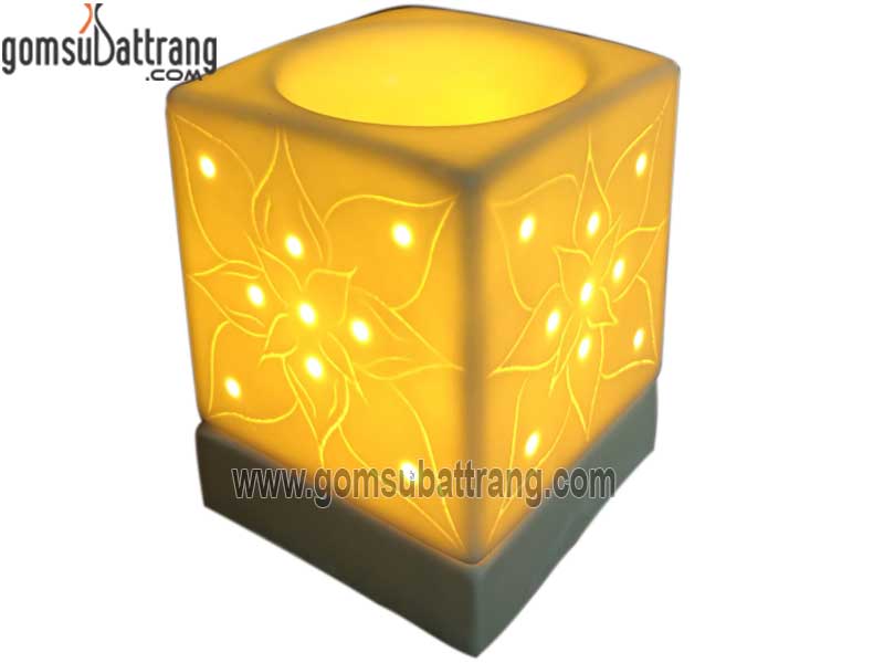 Đèn xông tinh dầu vuông khắc hoa sang trọng, quà tặng độc đáo