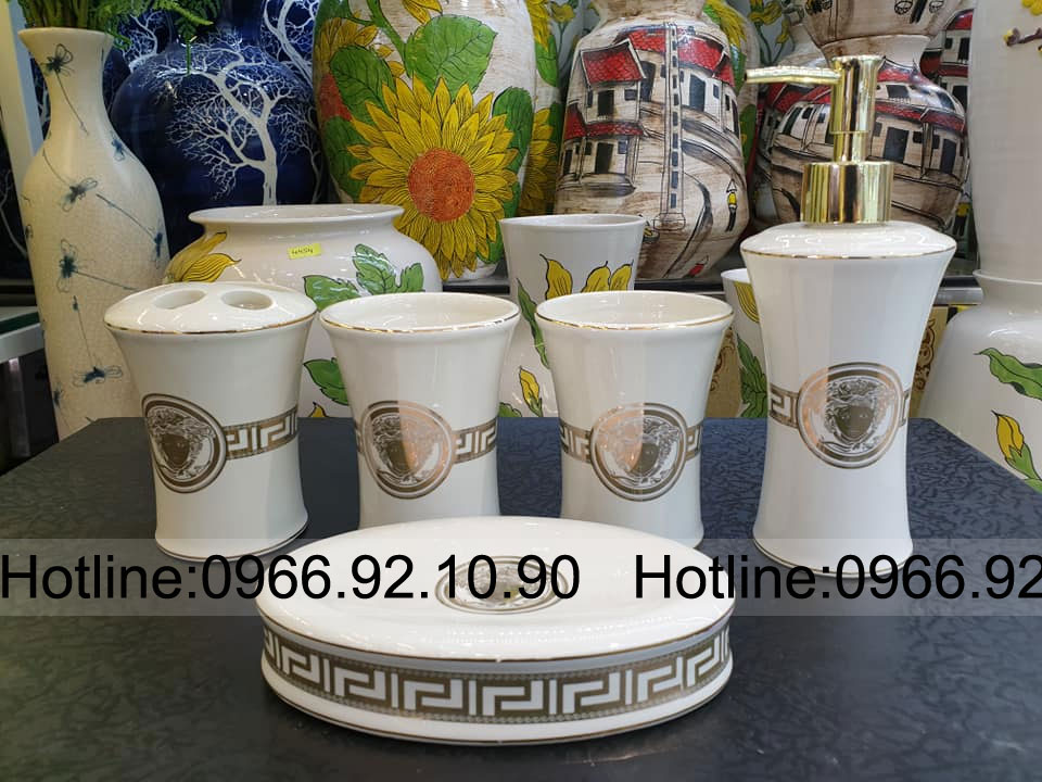 Bộ phụ kiện nhà tắm Versace sứ vàng sang trọng tiện ích