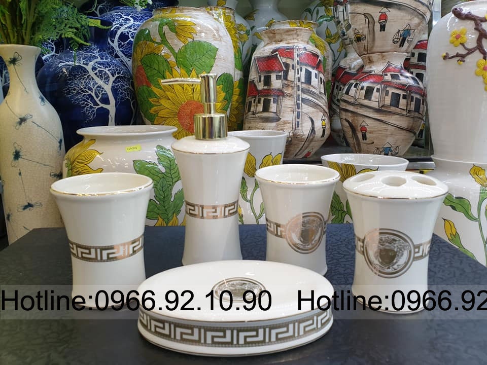 Bộ phụ kiện nhà tắm Versace sứ vàng sang trọng tiện ích