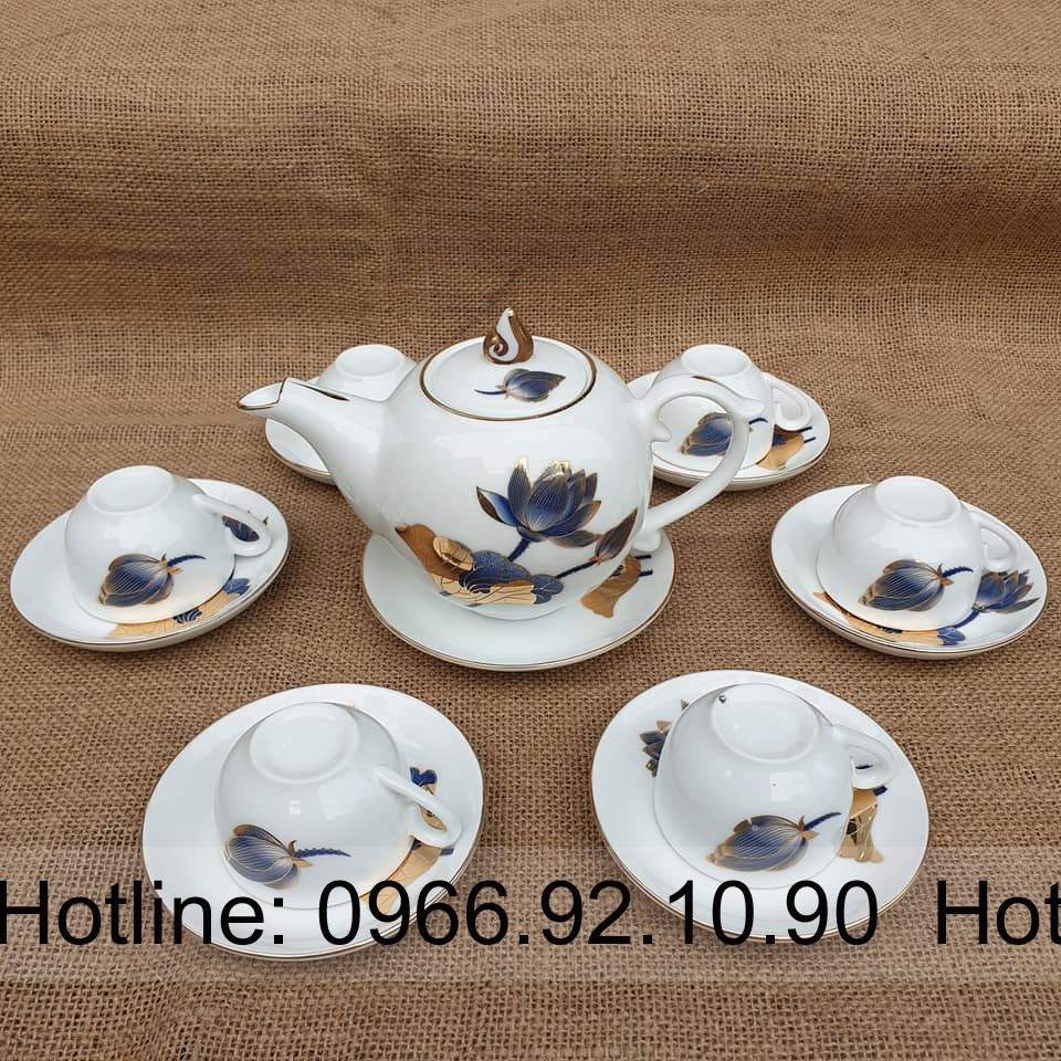 Bộ ấm chén Bát Tràng dáng bưởi hoa sen vàng kim sang trọng Bộ ấm chén Bát Tràng dáng bưởi hoa sen vàng kim sang trọng