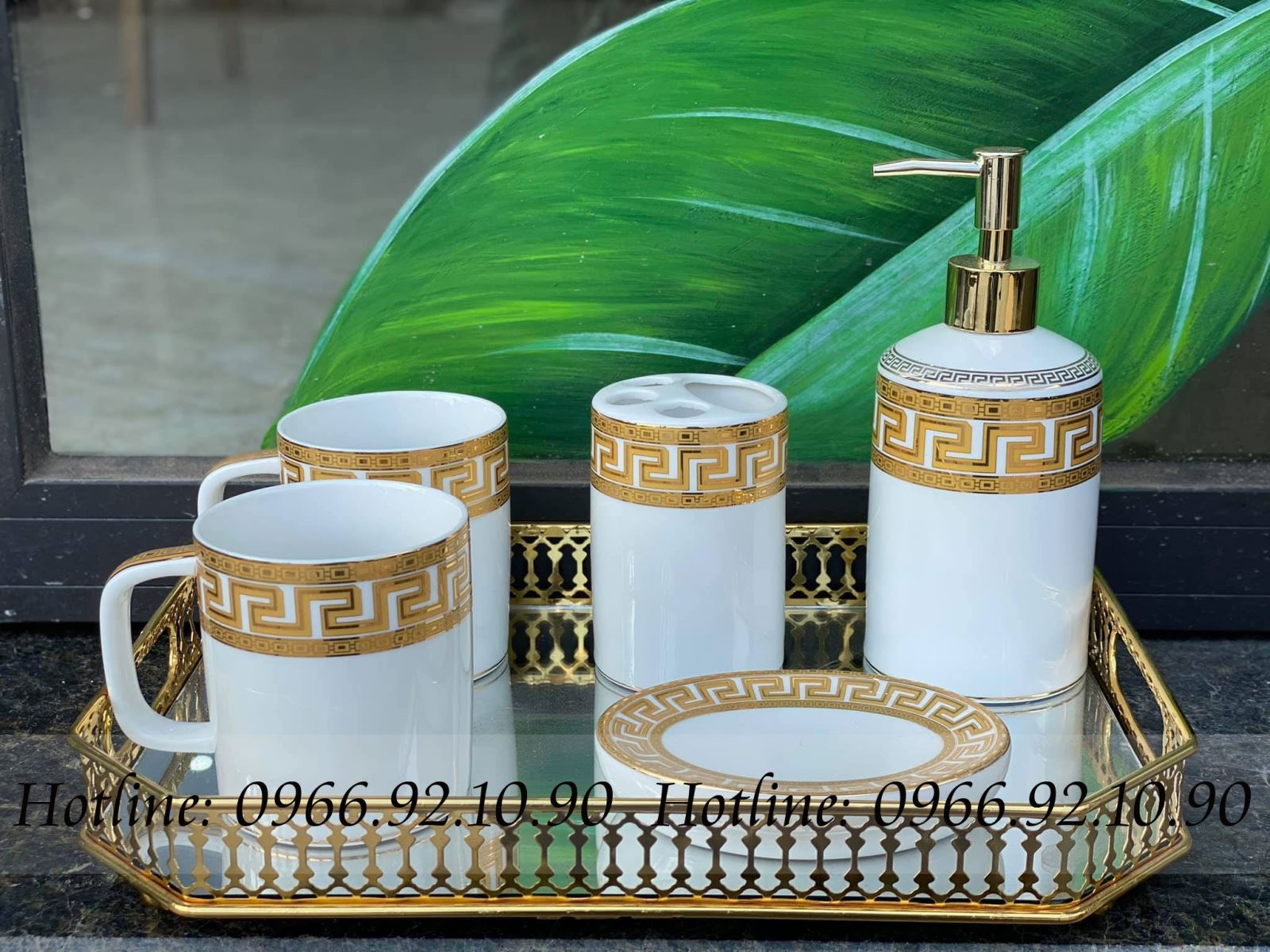 Bộ nhà tắm Versace vàng sang trọng cao cấp kèm khay tiện dụng 