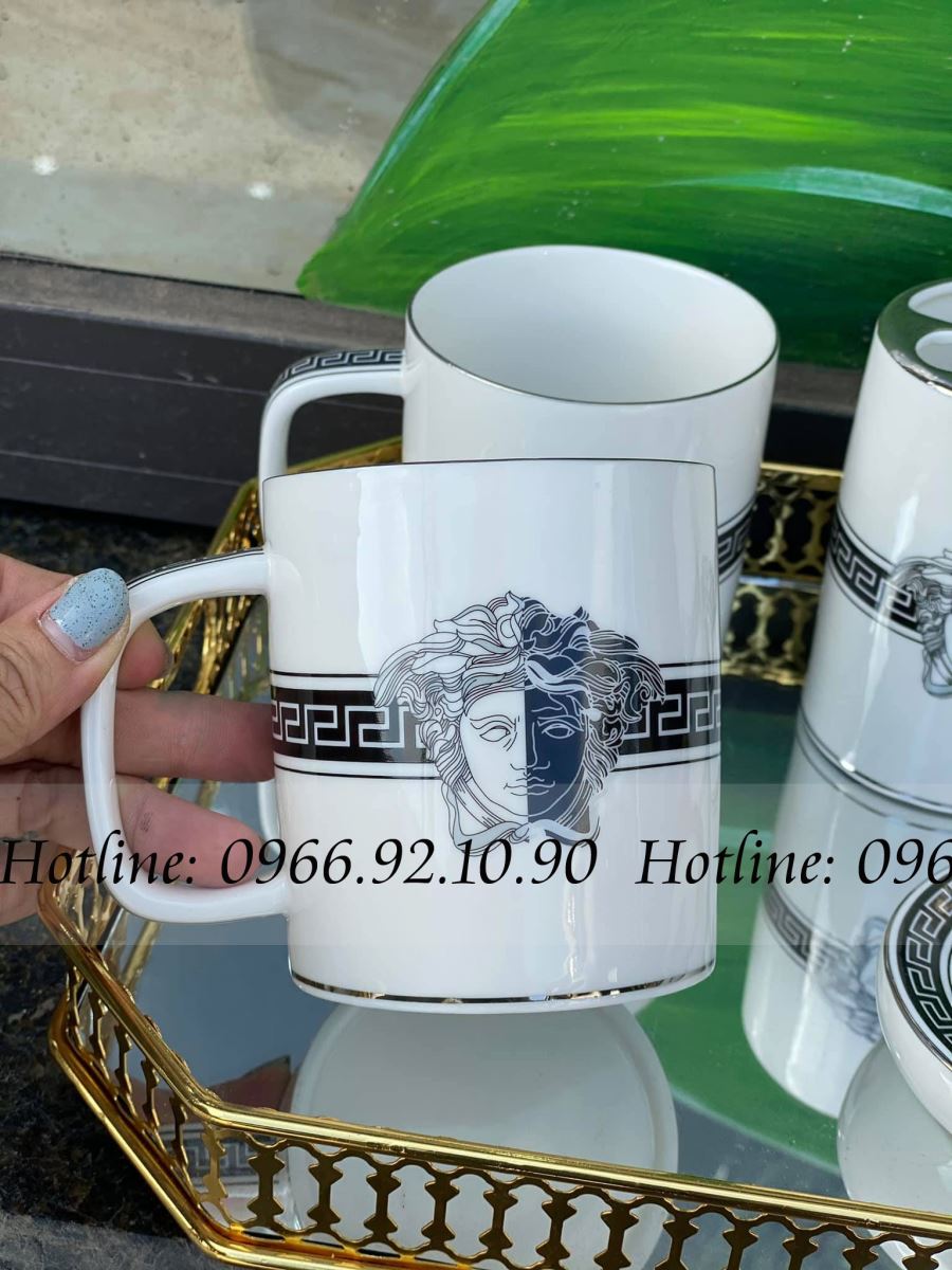 Bộ đồ nhà tắm Versace bạc sang trọng kèm khay tiện lợi
