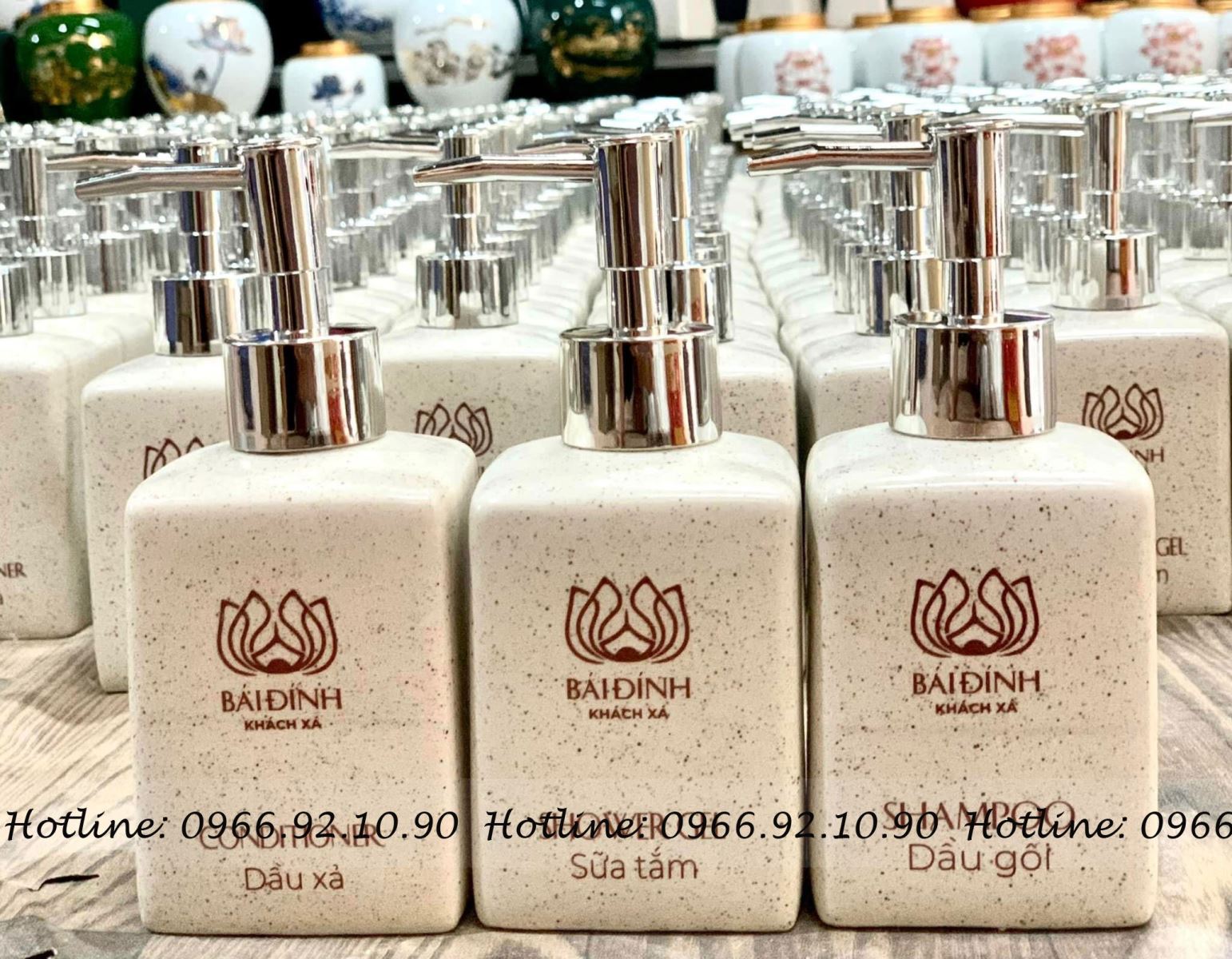 Bình chiết dầu gội sữa tắm hoa đào vuông nhỏ tiện lợi khách sạn