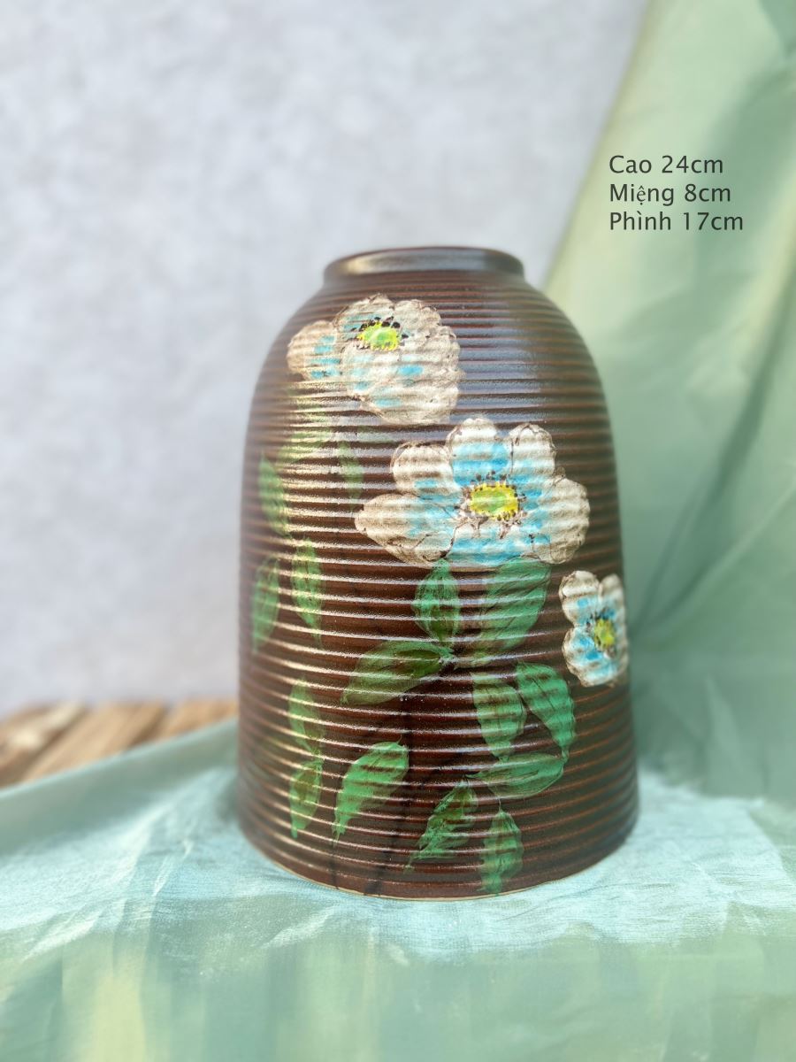 Lọ chuông nâu họa tiết hoa cao 24cm trang trí độc đáo