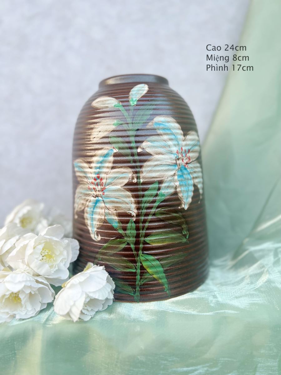 Lọ chuông nâu họa tiết hoa cao 24cm trang trí độc đáo