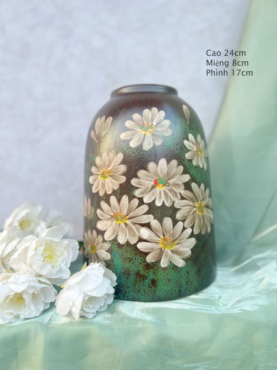 Lọ chuông nâu họa tiết hoa cao 24cm trang trí độc đáo