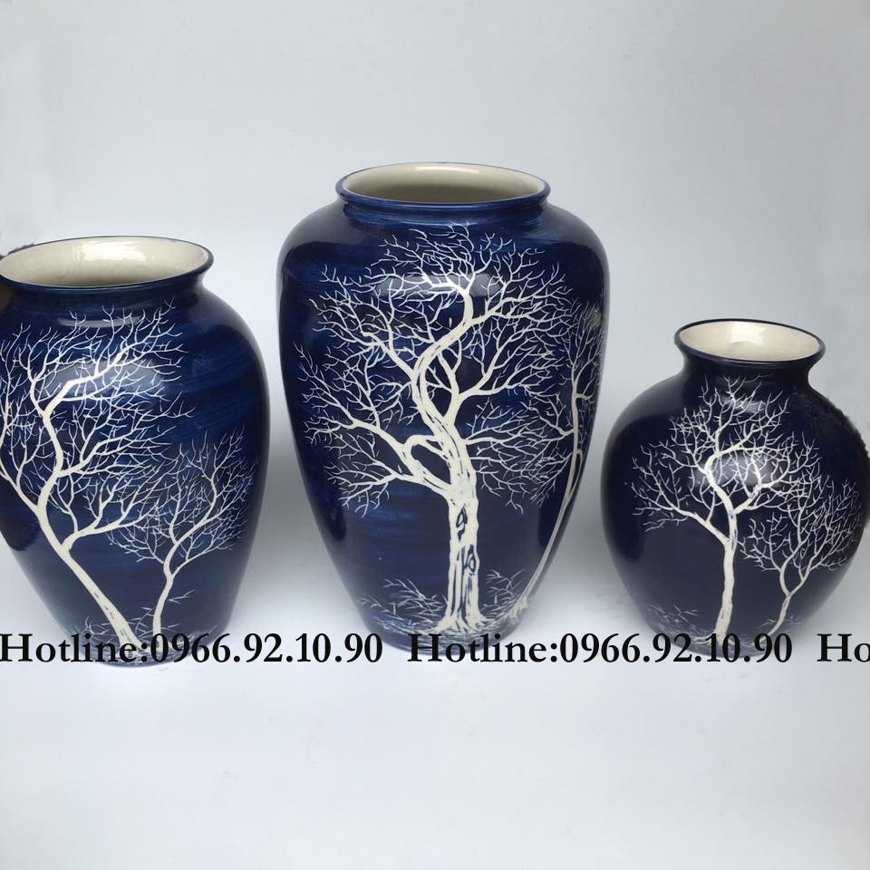 Bộ ba lọ sứ Bát Tràng khắc tay tinh xảo, trang trí sang trọng 