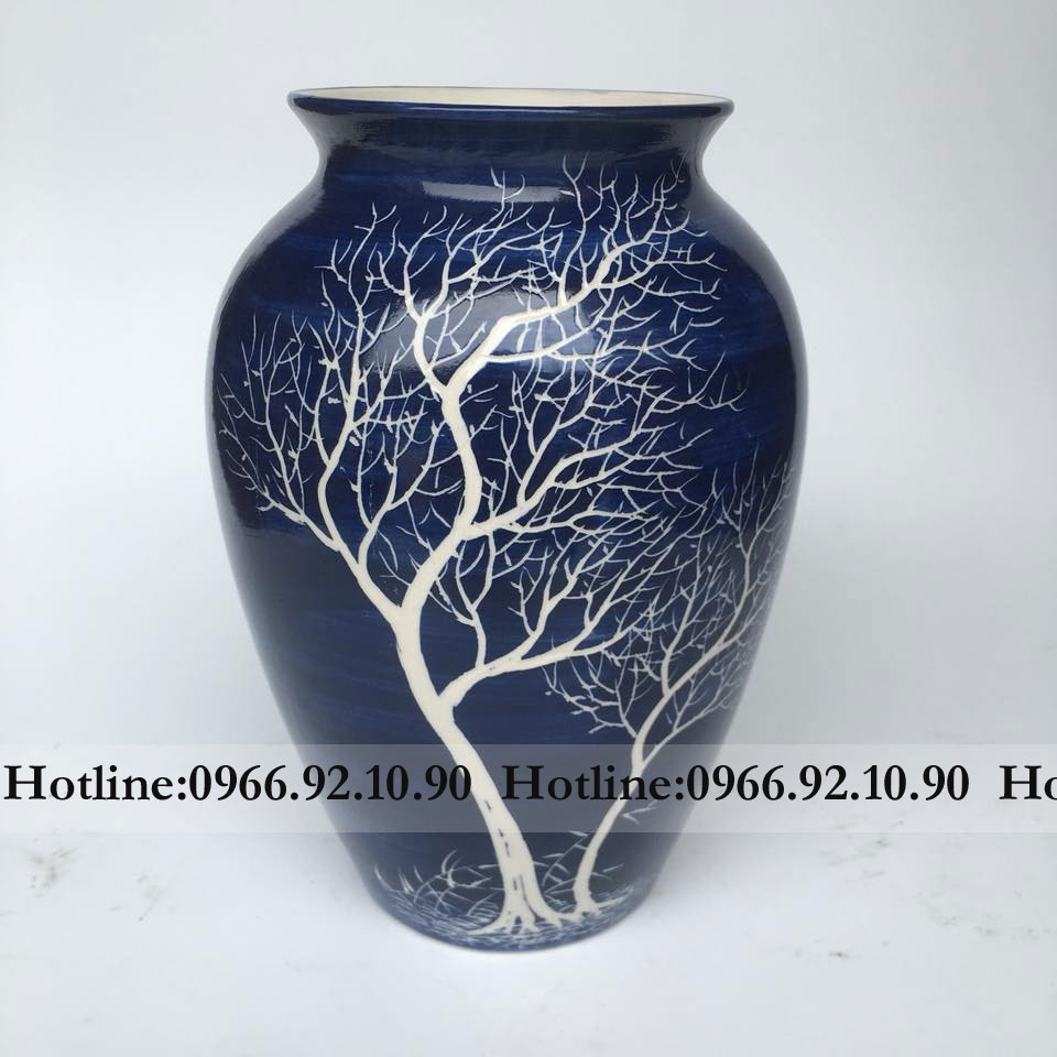 Bộ ba lọ sứ Bát Tràng khắc tay tinh xảo, trang trí sang trọng