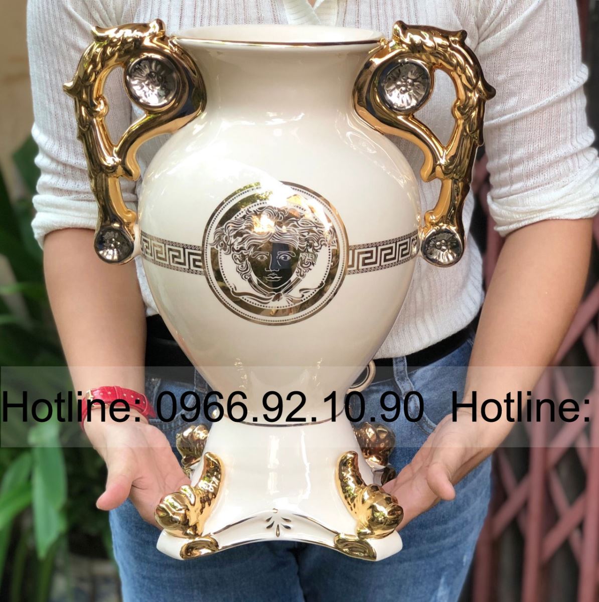 Bình hoa Versac mạ vàng men trắng ngà cao cấp kích thước 39cm sang trọng