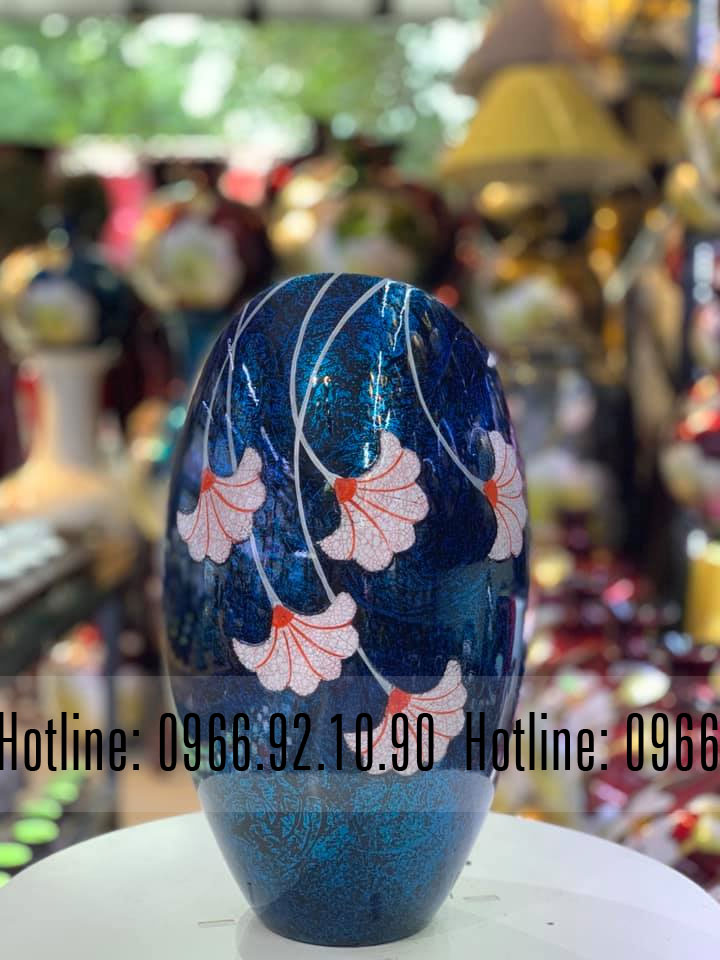 Lọ hoa sơn mài miệng cá xanh biển họa tiết hoa rơi sang trọng