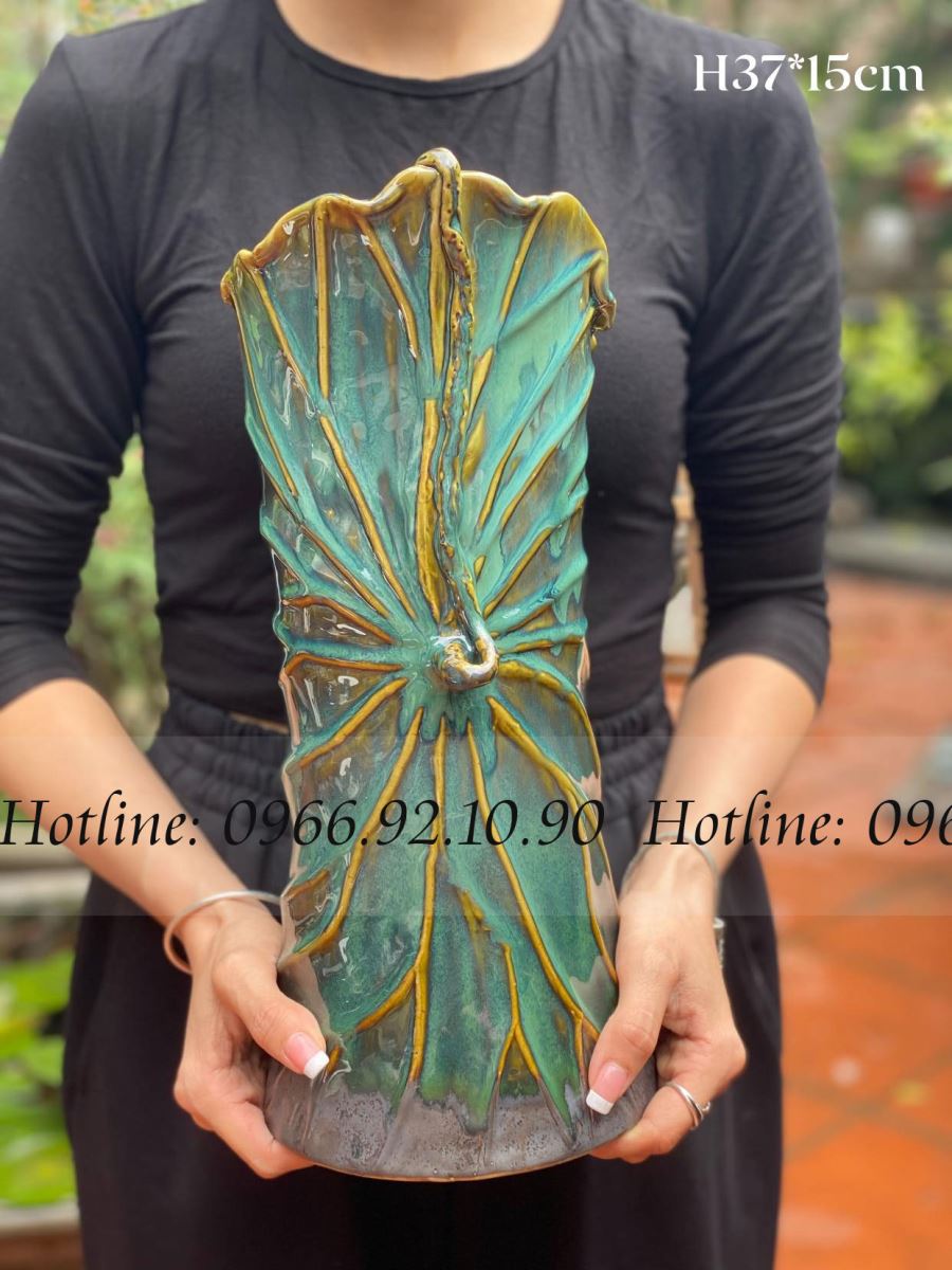 Lọ hoa lá sen cuốn dáng cao H37cm 15cm gốm sứ Bát Tràng độc đáo