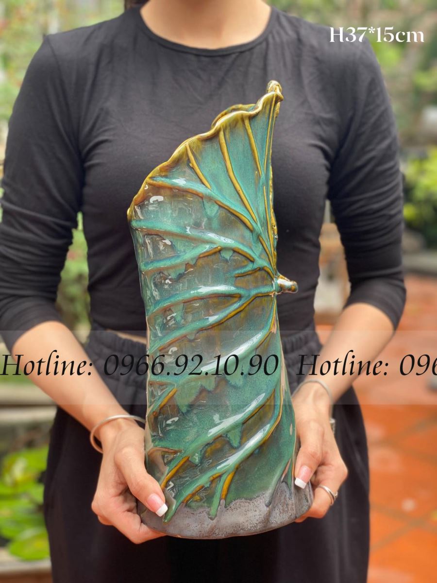 Lọ hoa lá sen cuốn dáng cao H37cm 15cm gốm sứ Bát Tràng độc đáo