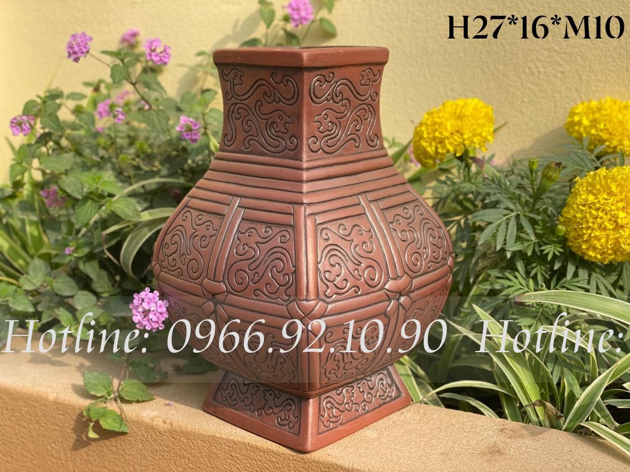 Lọ gốm sứ vuông khắc tay H27cm sang trọng quà tặng ý nghĩa
