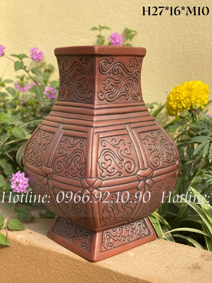 Lọ gốm sứ vuông khắc tay H27cm sang trọng quà tặng ý nghĩa