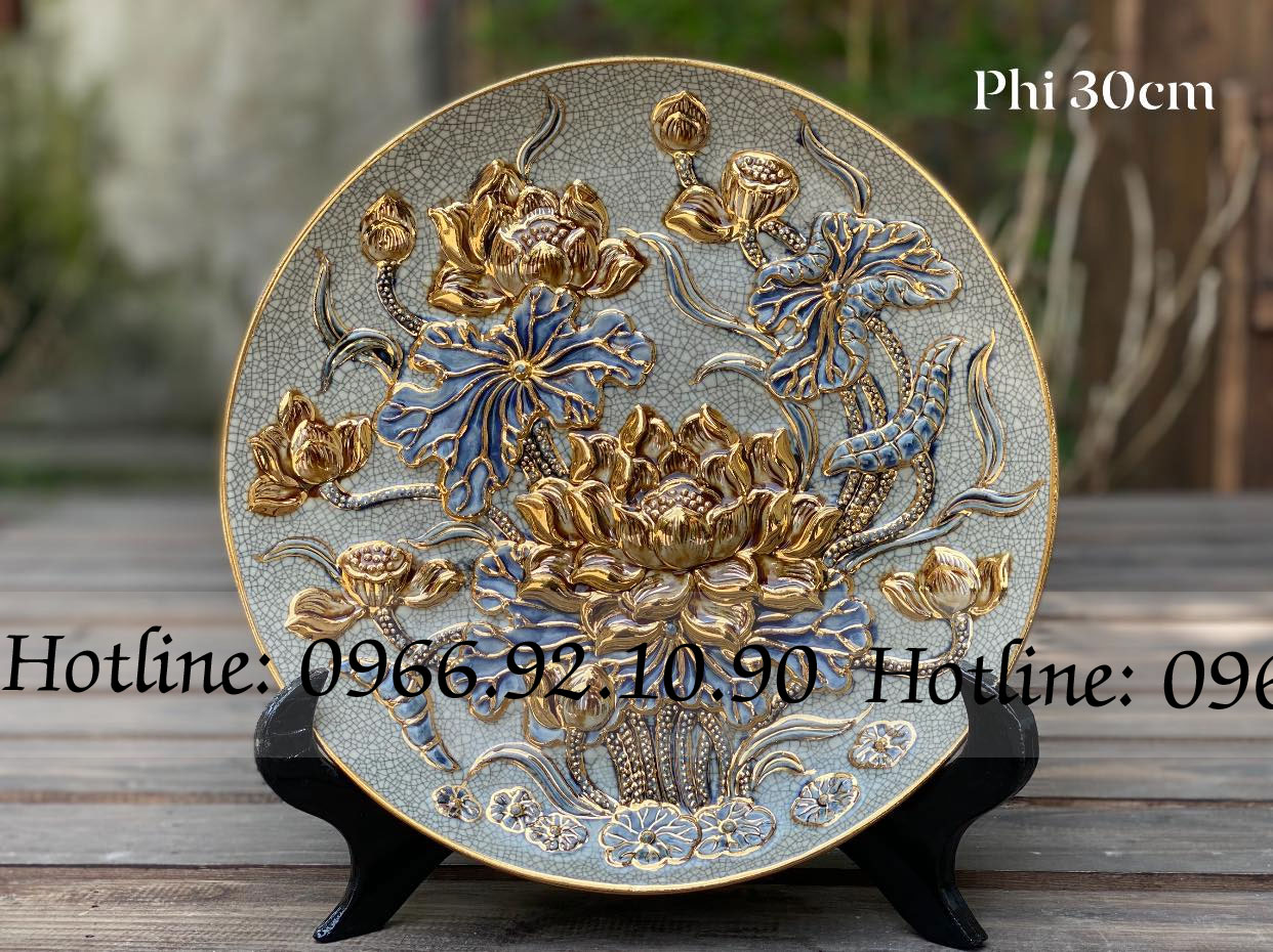 Đĩa cảnh Hoa Sen đắp nổi vàng men rạn Bát Tràng đẹp sang trọng