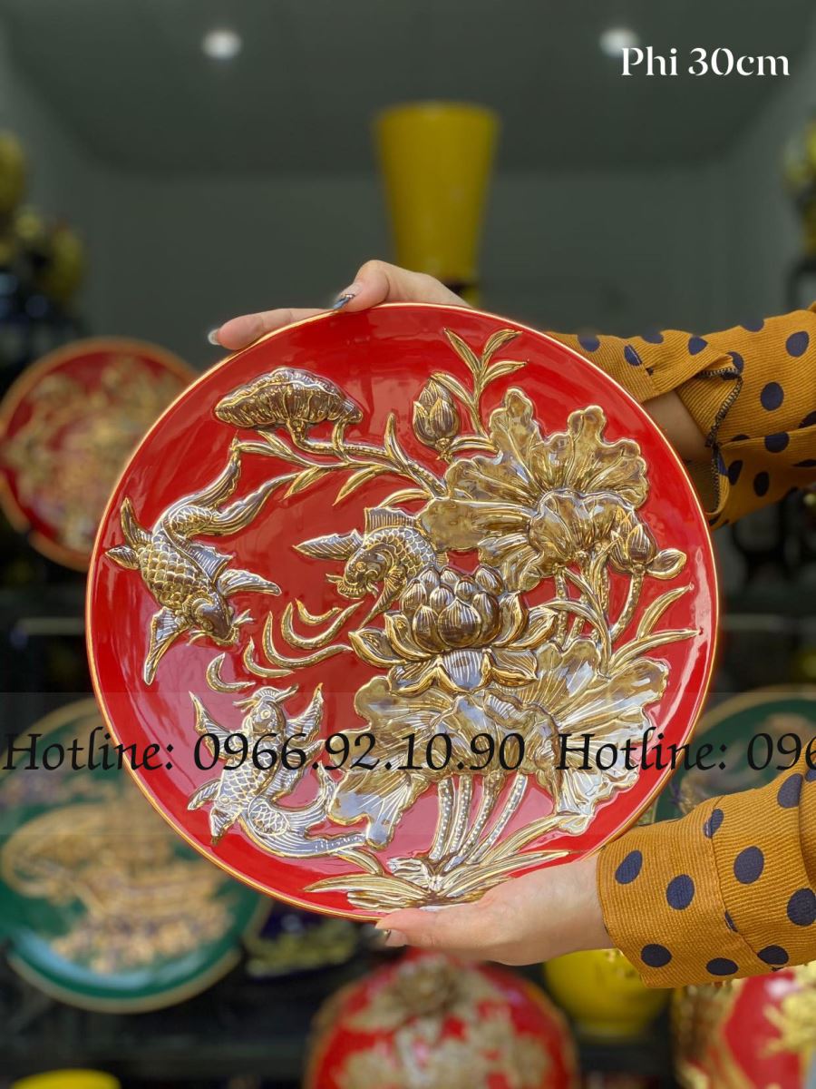 Đĩa sen cá đắp nổi vàng cao cấp quà tặng sang trọng 30cm