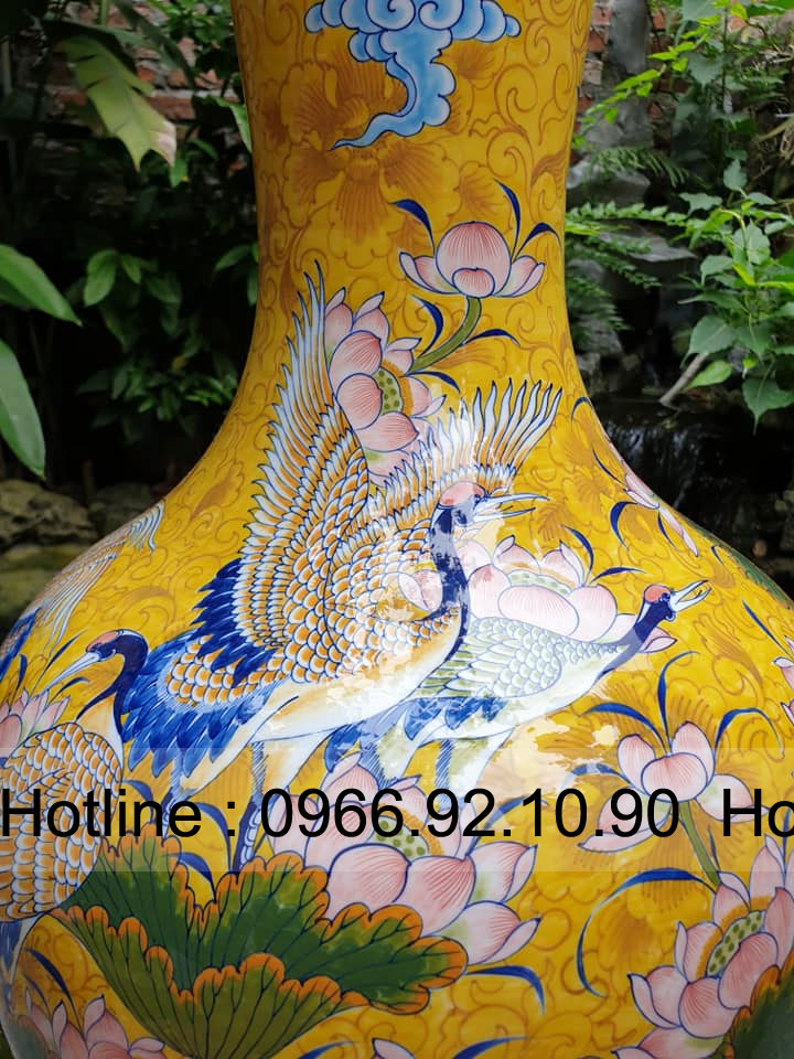 Lọ tỏi cổ thẳng vẽ sen hạc vàng phong thủy trang trí may mắn tài lộc