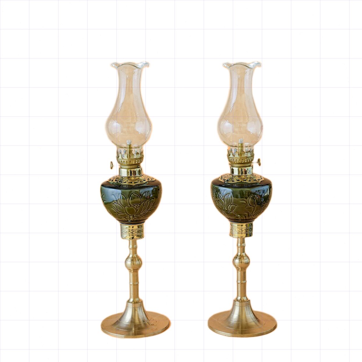 Đèn Dầu Thờ Chân Đồng Khắc Hoa Sen Sang Trọng Tài Lộc 