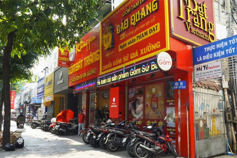 Đĩa cảnh Bát Tràng khắc nổi sang trọng trang trí quà tặng cao cấp